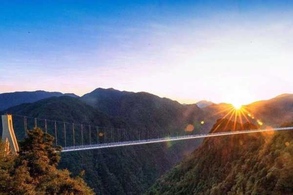 三百山旅游攻略老人(吃什么比较好)