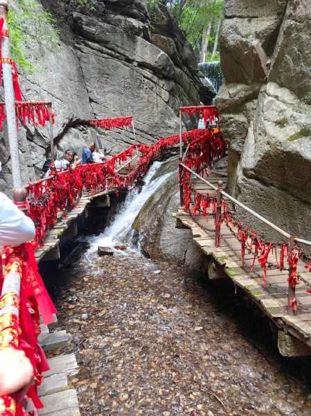 开车到绵山旅游攻略,山里住宿条件怎么样