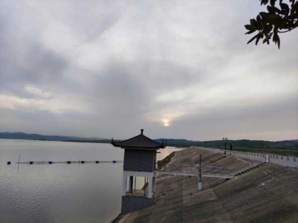 卧牛湖风景区(适合一家大小去玩吗)