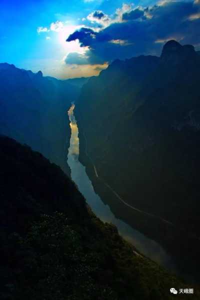 龙山大峡谷,探秘壮丽自然风光