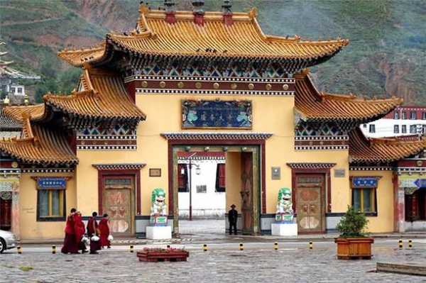 隆务寺简介, 探秘这座历史悠久的寺庙