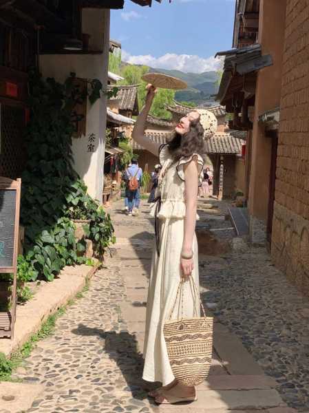 古镇旅游穿搭,如何优雅又舒适？
