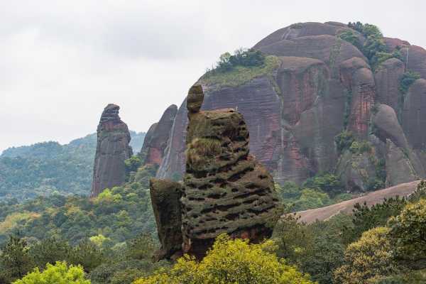 仙盖山景区, 探索自然之美与神秘传说