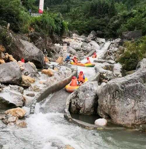 青云峡漂流, 体验刺激与自然美景的完美结合