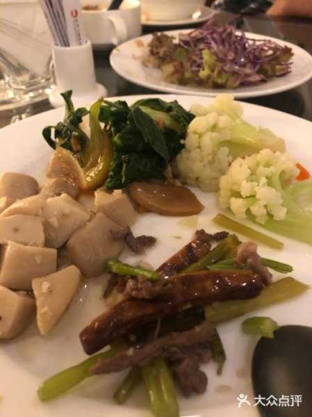 武当山建国饭店, 享受独特的山地美食体验
