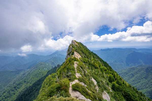 清凉峰在哪里, 探索这座迷人山峰的秘境
