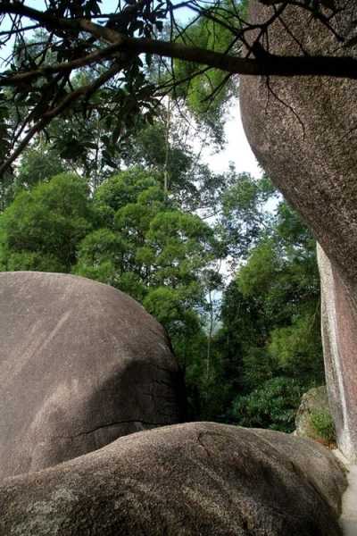 白虎岩的美丽传说,探索它的神秘风景