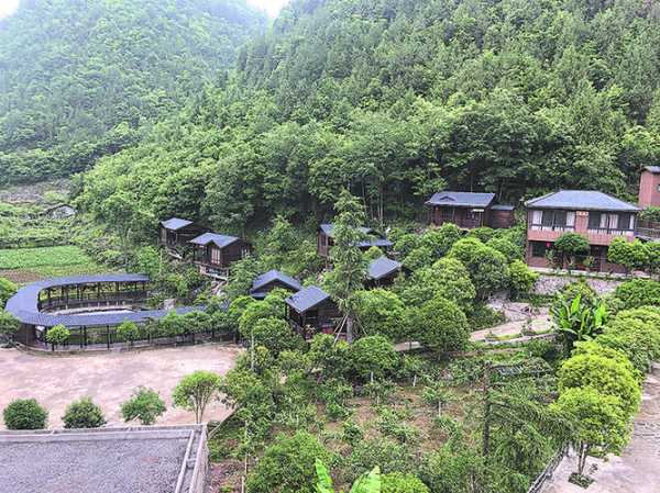 红岩山庄, 休闲度假的理想选择是什么?