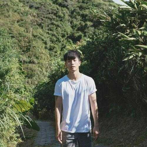 男生旅游拍照姿势, 如何拍出最帅的效果?