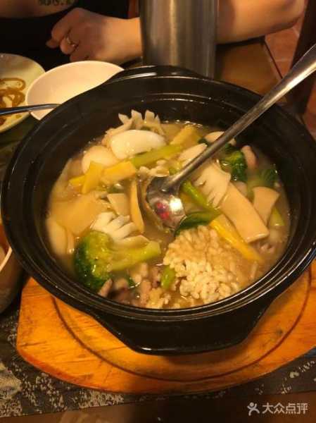 海鲜锅巴汤,如何制作美味又营养的汤品?