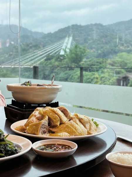 莫默的美食, 探索隐藏的美味秘境