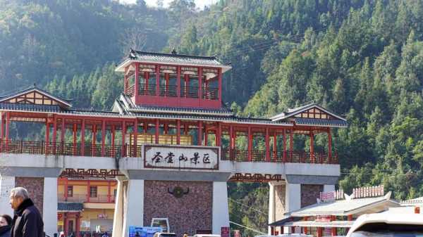 圣堂山旅游攻略(去一趟值不值)