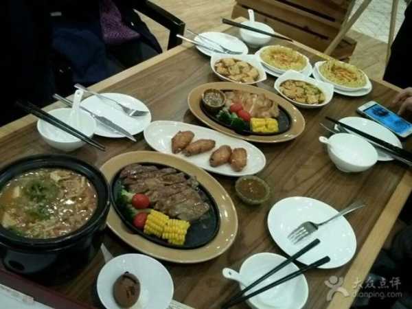 德保休闲餐厅_探索独特美食与氛围