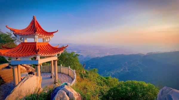紫帽山海拔多少米_揭秘其绝美风景与登山魅力