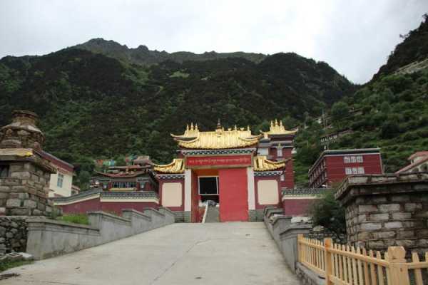 腾龙寺_为什么它是旅游胜地?