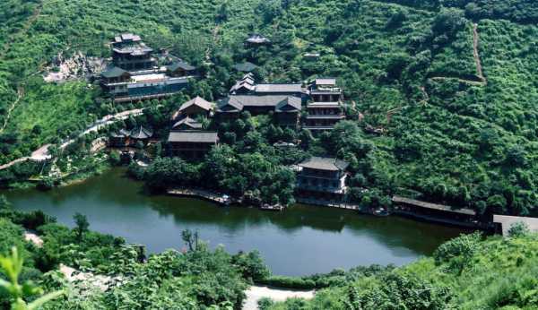 林泉山庄_探索隐秘的自然之美