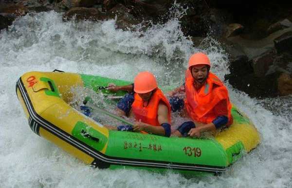 清远黄龙峡漂流_探寻最刺激的夏日乐趣