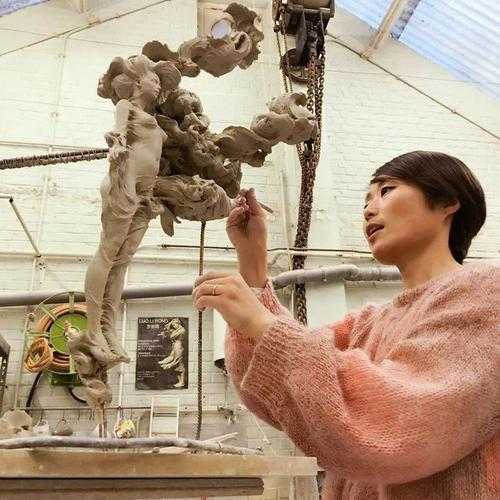 渡嘉敷来梦_探寻这位创作才女的故事与作品
