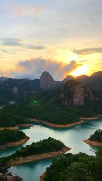 乌山天池_探秘美丽的秘境天堂