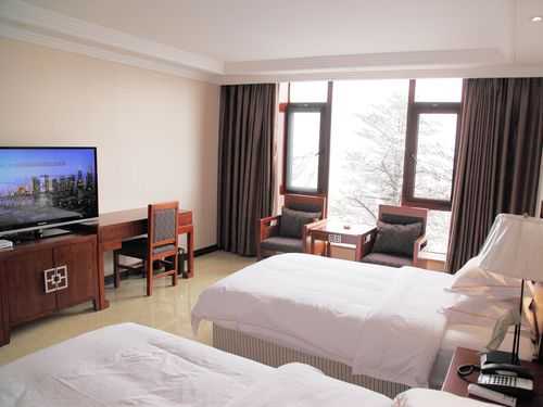 峨眉山金顶大酒店_探秘绝美山景与舒适住宿