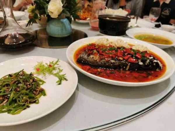 张生记大酒店_美食与舒适住宿的完美结合