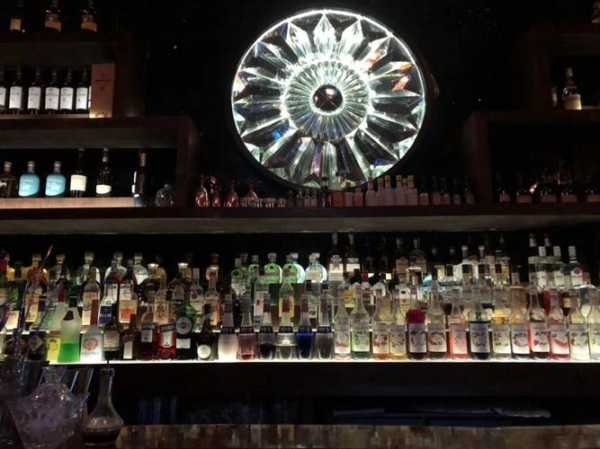 黄楼酒吧_你不可错过的绝佳聚会地点!