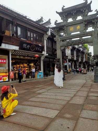 屯溪老街值得去吗_探索历史与美食的魅力