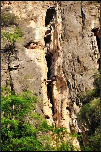 三峡悬棺_古代智慧与神秘传说探秘