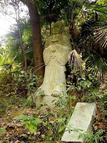 曾国藩墓_探秘这位历史巨人的安息之地