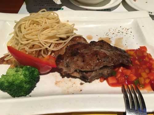 伯顿西餐厅_品味经典美食的最佳去处