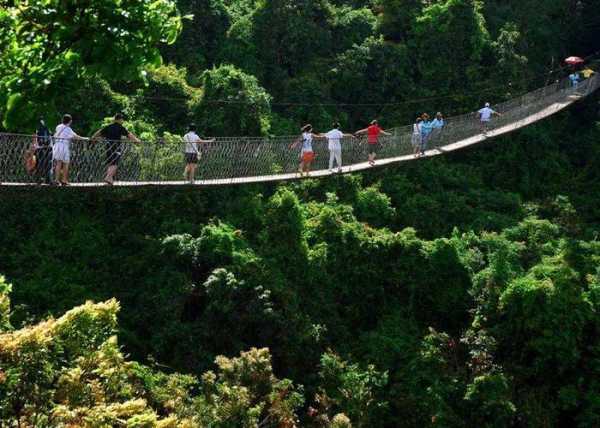 亚龙大_探秘这个热门旅游胜地的魅力