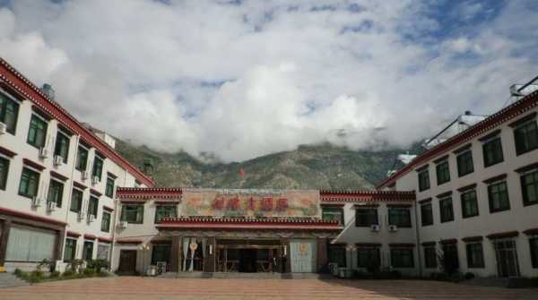 大朝阳山城酒店_为何成为游客热门选择?