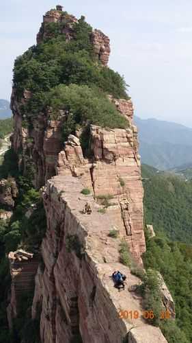 穿岩十九峰_探索神秘的自然奇观