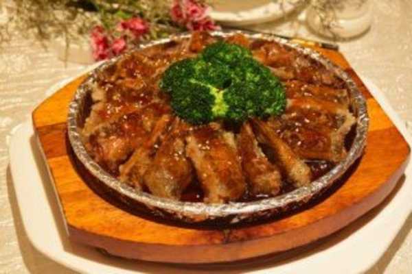 阜阳白金汉宫_独特的餐饮与娱乐体验