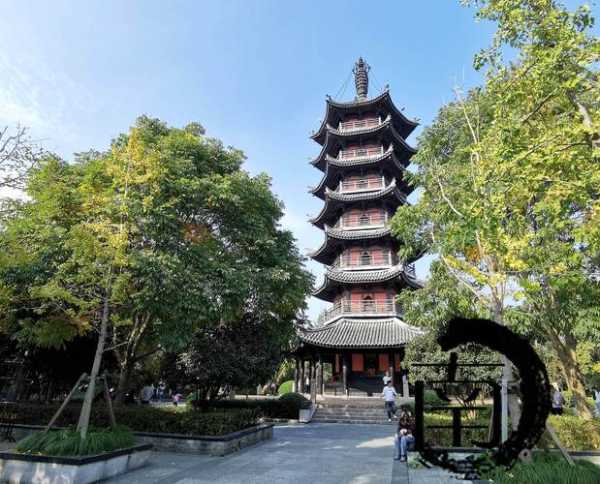 隆山塔_探索历史文化的奇妙之旅