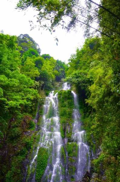 4月圣堂山旅游攻略_最佳旅游路线与注意事项