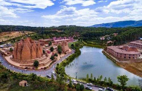 彭世洛旅游攻略_如何玩转这座隐秘小城?