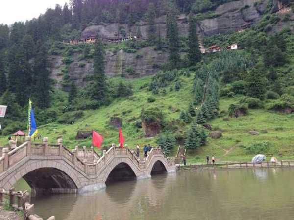 松鸣岩旅游攻略_精选游玩路线和必备信息