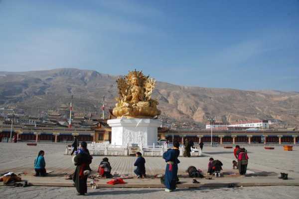 热贡旅游攻略_亲身体验最美风景与文化
