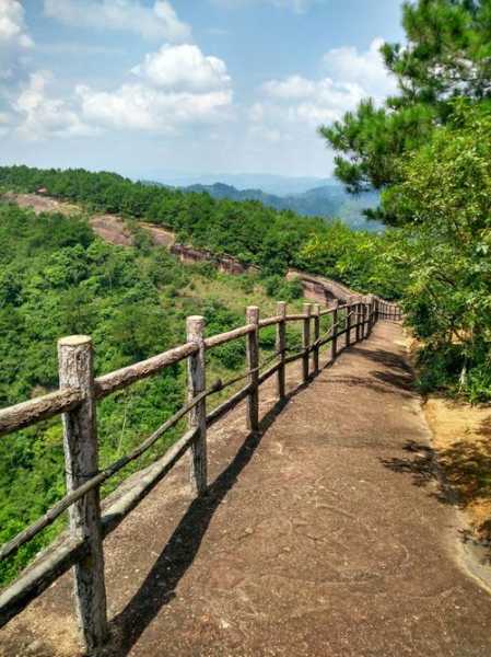 石表山旅游攻略_最佳游玩时间和注意事项