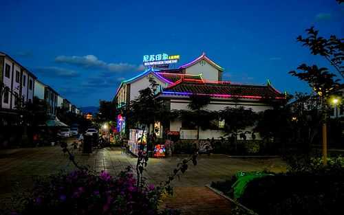 蒙自尼苏小镇旅游攻略_怎么玩不亏本最精彩?