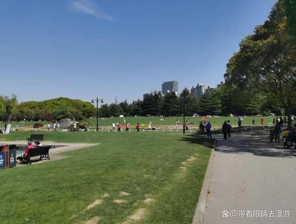 新梅园_探索城市中的宁静绿洲