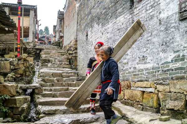 南岗千年瑶寨_探秘瑶族文化的瑰宝之地