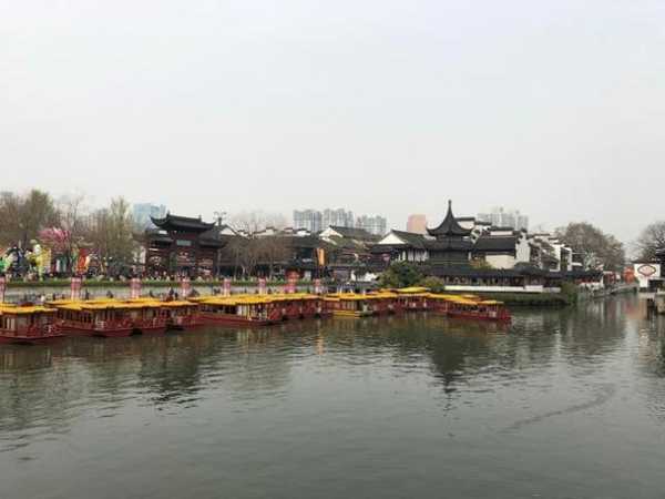 秦淮河旅游攻略_探寻古韵与美食之旅
