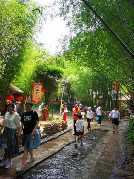 竹泉村门票多少钱_了解费用和购票方式