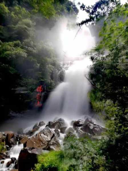 佛宝山旅游攻略, 探索隐秘山谷的美丽景观