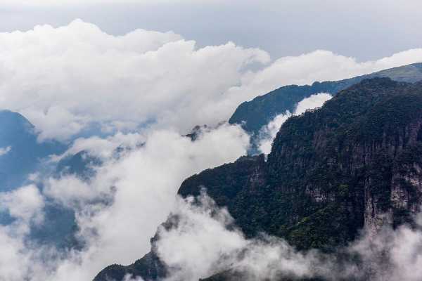 圣堂山自驾旅游攻略, 发现美丽风景与实用技巧