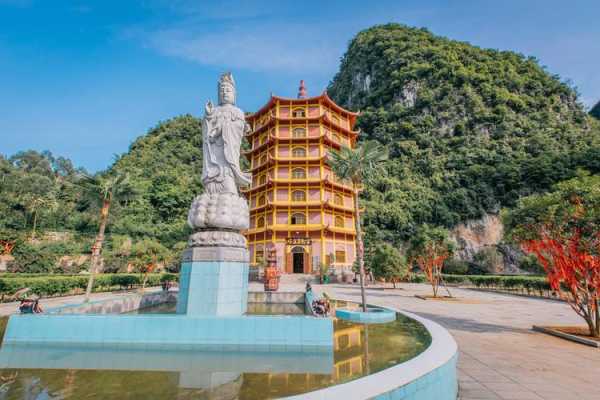 万佛山, 探索这座佛教圣地的旅游魅力