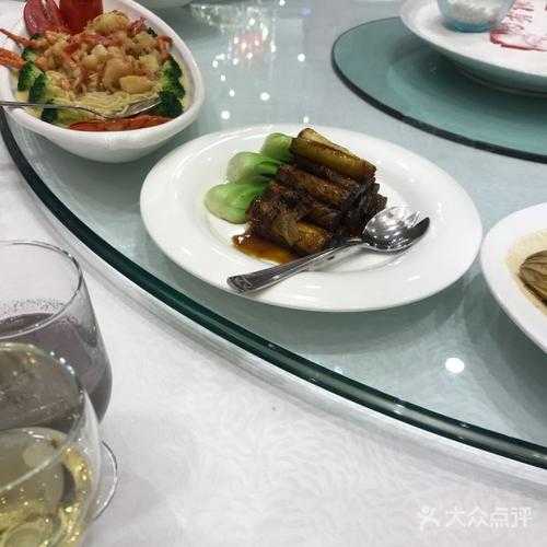 哈尔滨华旗饭店, 体验独特的美食与服务