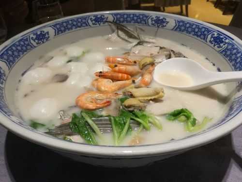 山外山菜馆, 如何体验地道的地方美食?